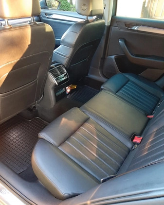 Skoda Superb cena 64000 przebieg: 279000, rok produkcji 2016 z Wrocław małe 37